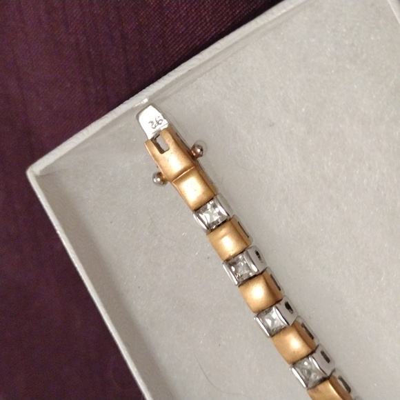 Lovely 7" bracelet - silver with gold tone finish & clear glass stones - Picture 3 of 5